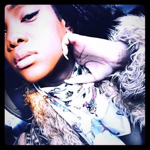 Meet your Posher, Debbie